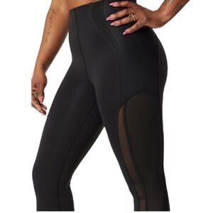 Lululemon Tights Women’s 2 Everlux and‎ Mesh Super High Rise Training 25" sz 4